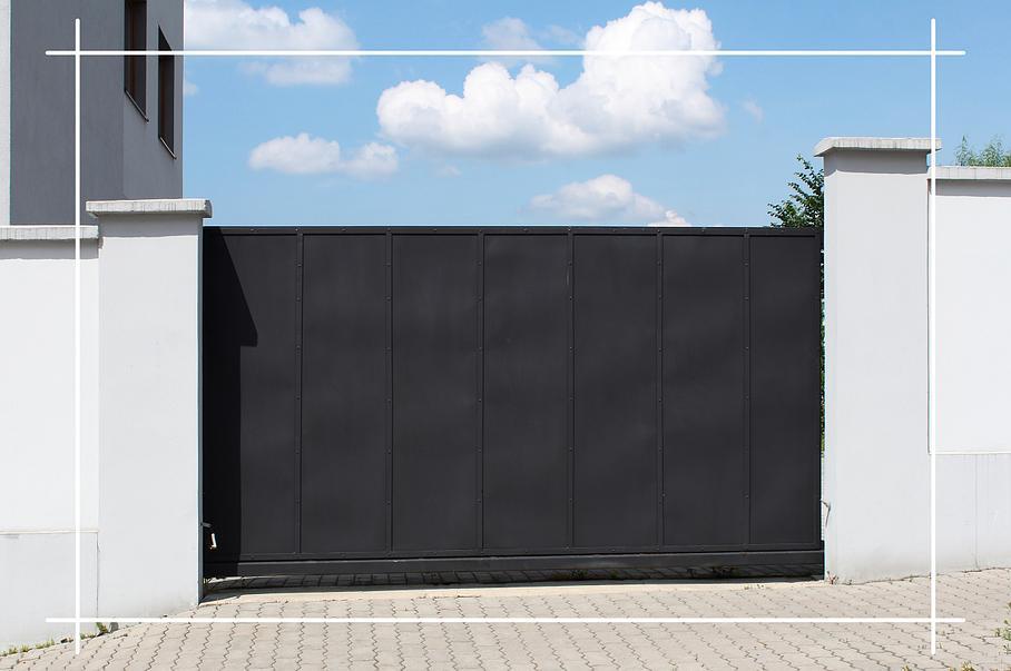 Portail noir en aluminium